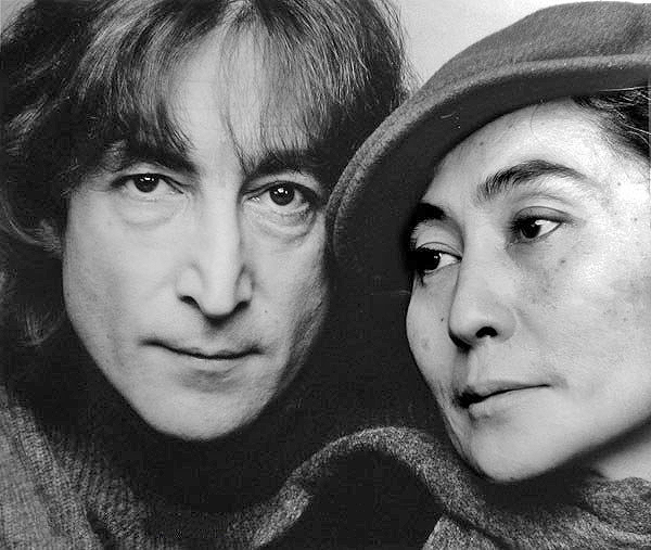 John Lennon e Yoko Ono, ritratto fotografico del 1980, poco prima della morte di Lennon